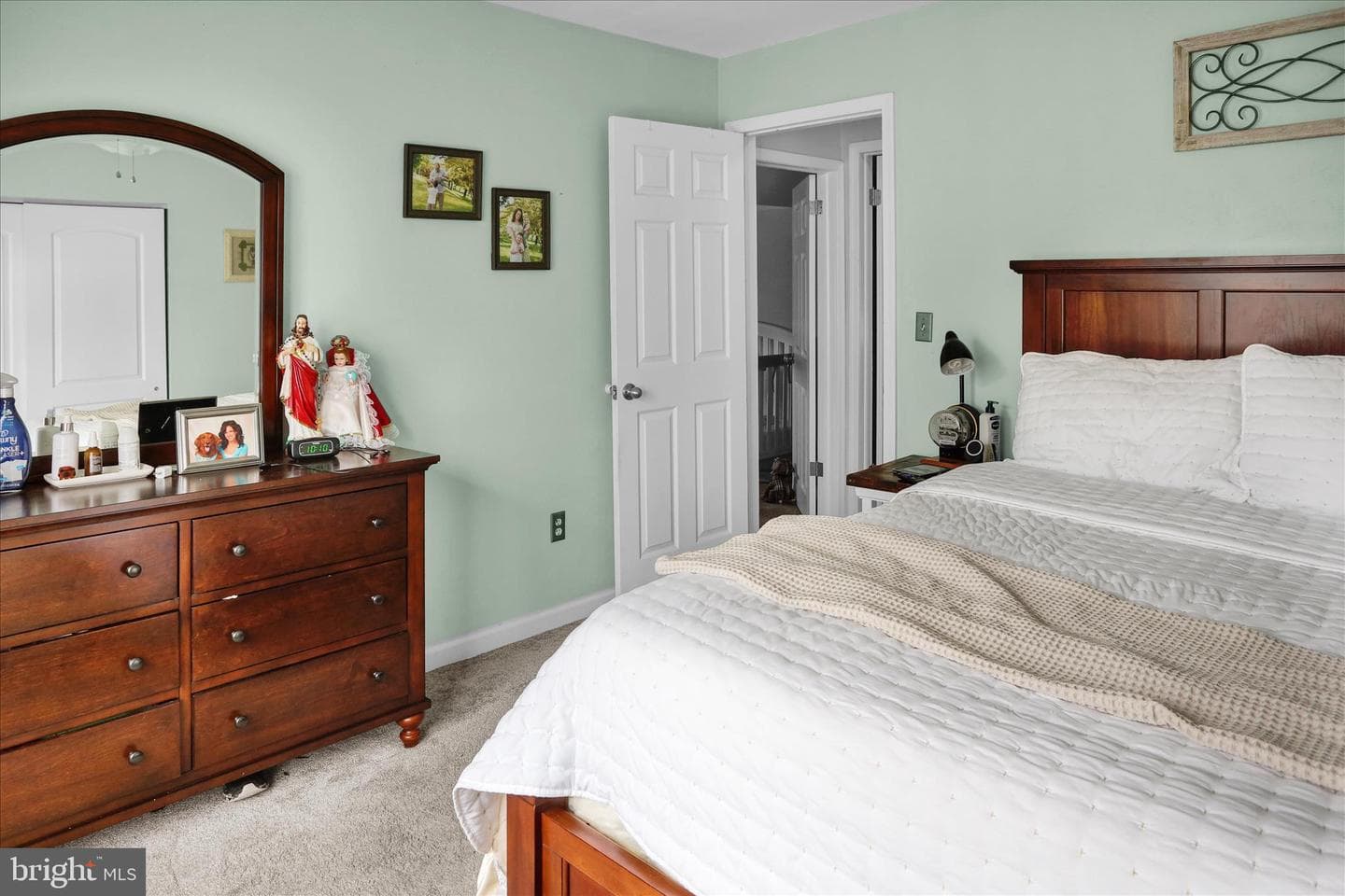 1506 Mount Hope Avenue photo 31