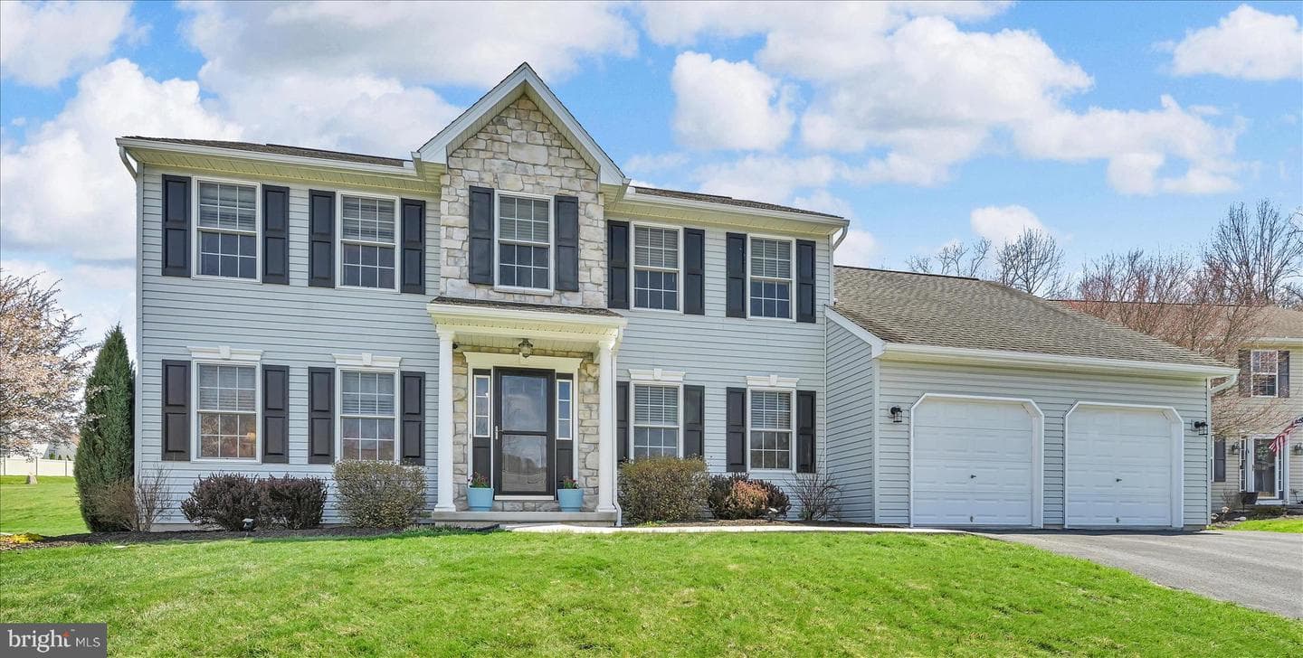 111 Holly Road photo 2
