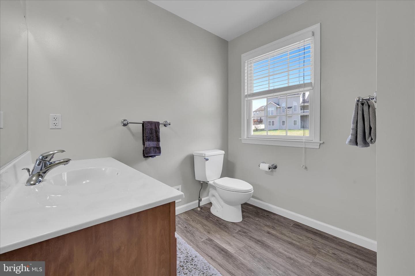 111 Holly Road photo 31