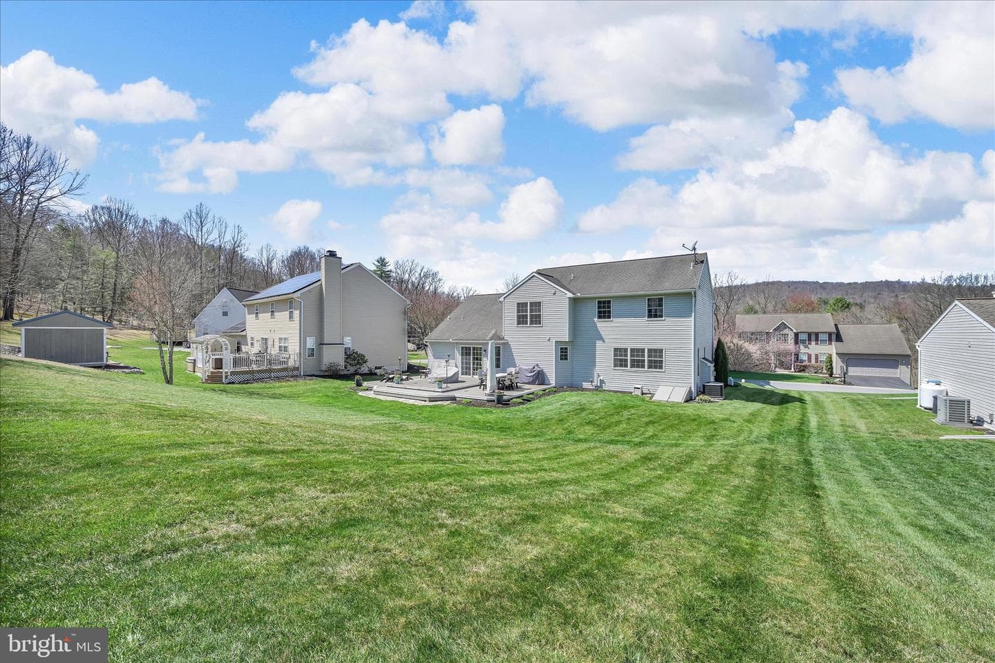 111 Holly Road photo 45