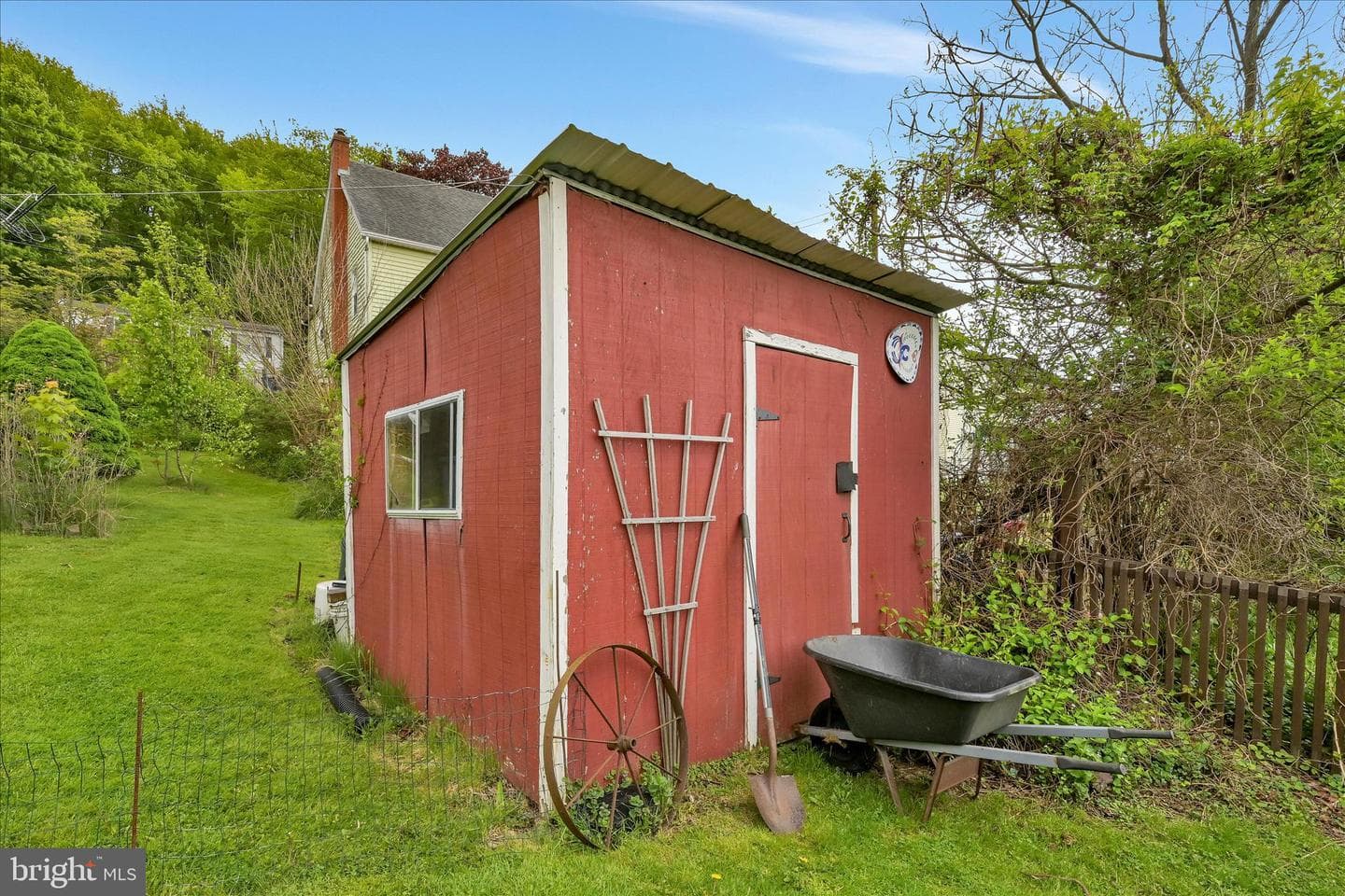 320 E Bacon Street photo 26