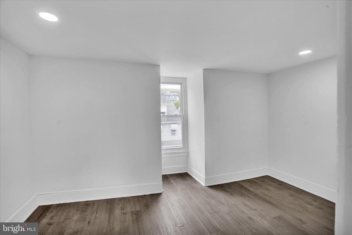 704 Laurel Boulevard photo 26