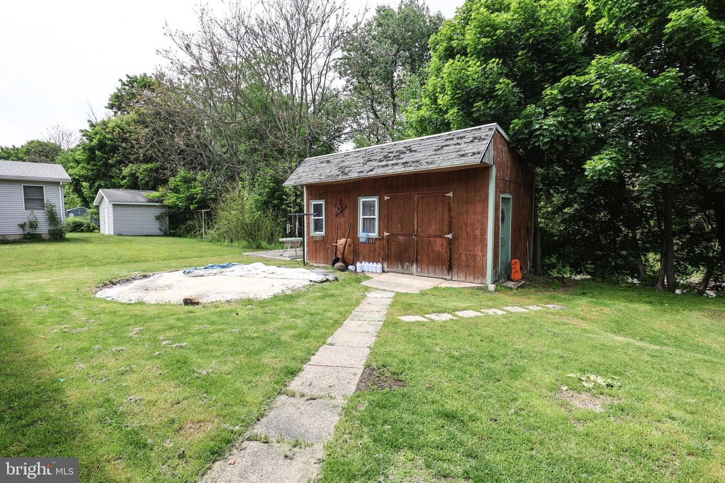 223 E Bacon Street photo 29