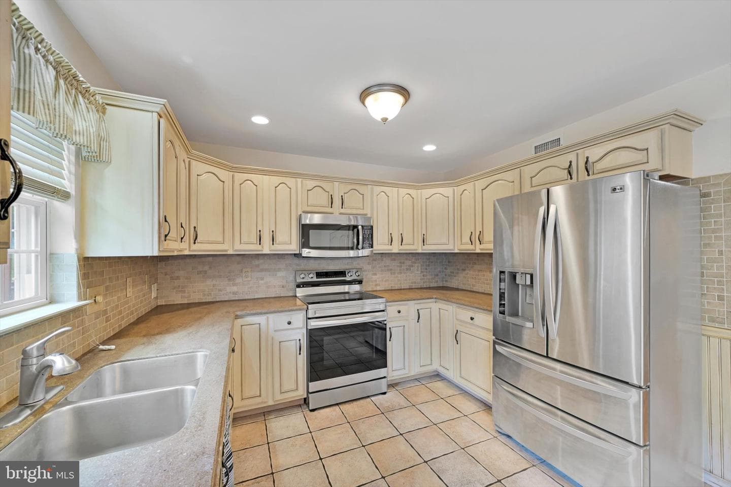 526 Lantern Green Way photo 7