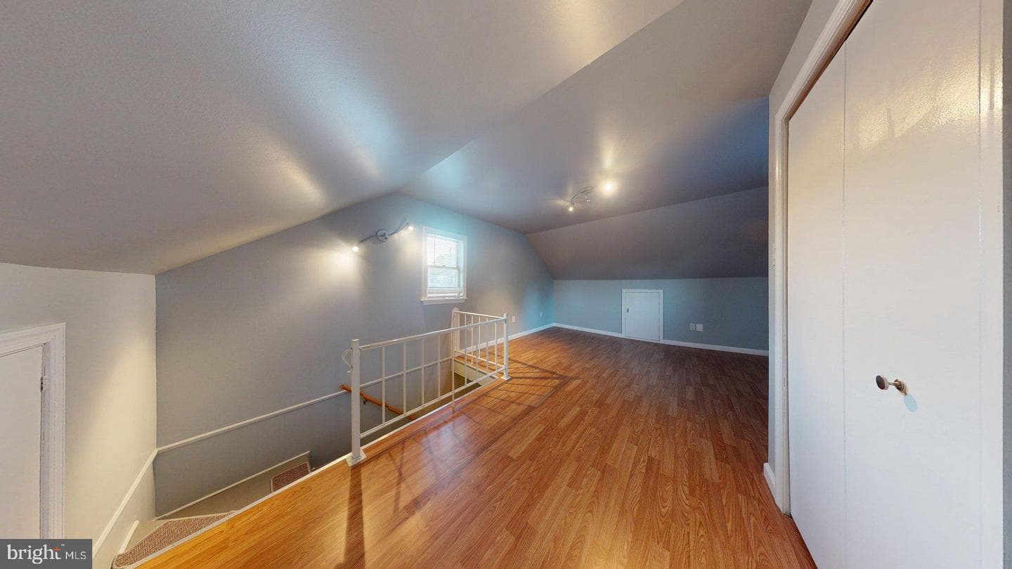 208 Indiana Avenue photo 12