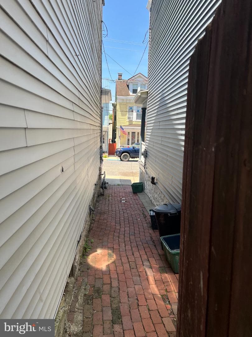 1653 W Norwegian St photo 31