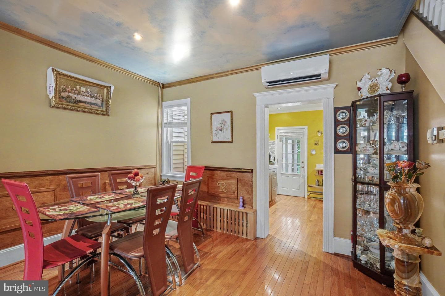 214 N Jardin Street photo 9