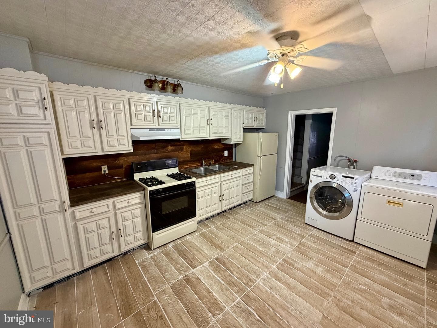 538 N Pershing Avenue photo 4