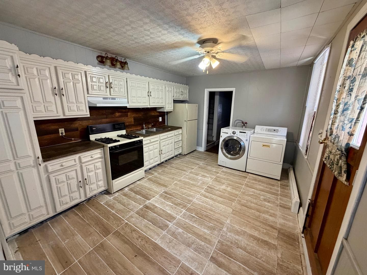 538 N Pershing Avenue photo 6