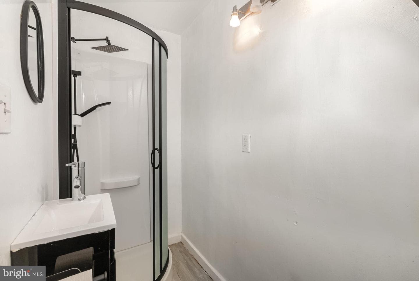 1825 W Philadelphia Street photo 11