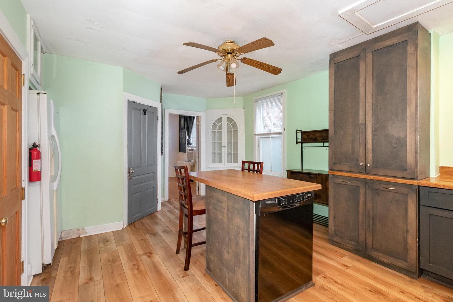 1825 W Philadelphia Street photo 9