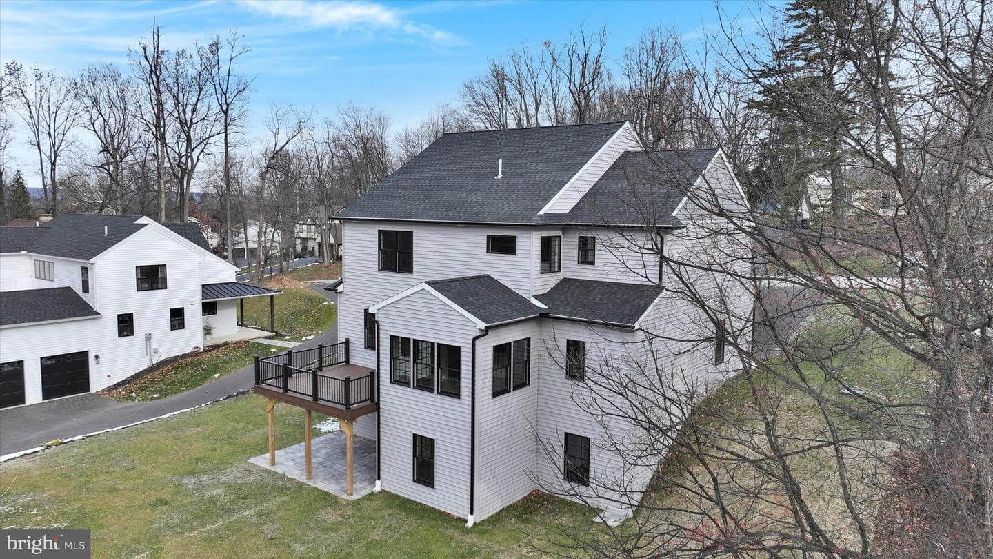 4 Pine Tree Drive photo 52
