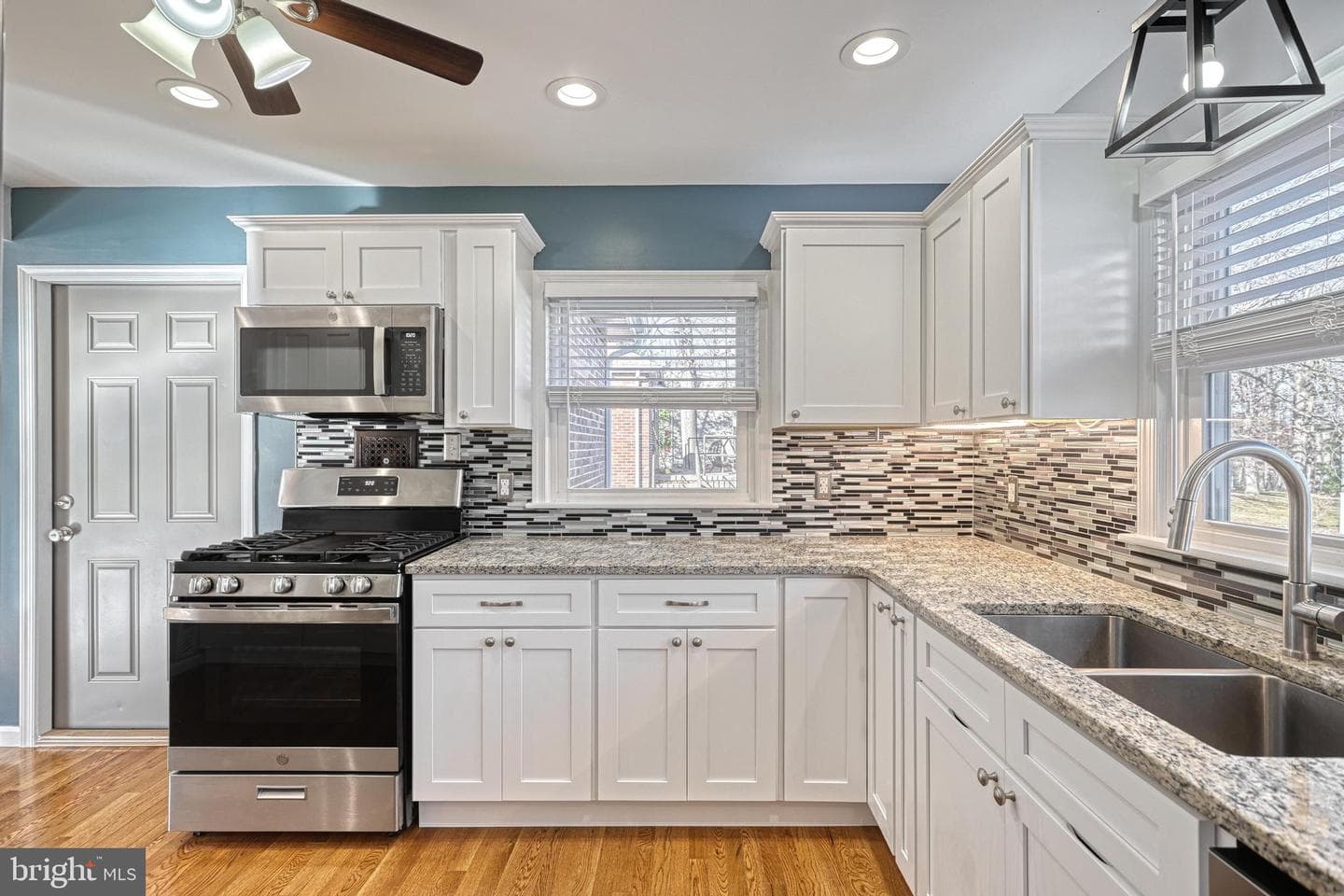 17 Charles Avenue photo 15