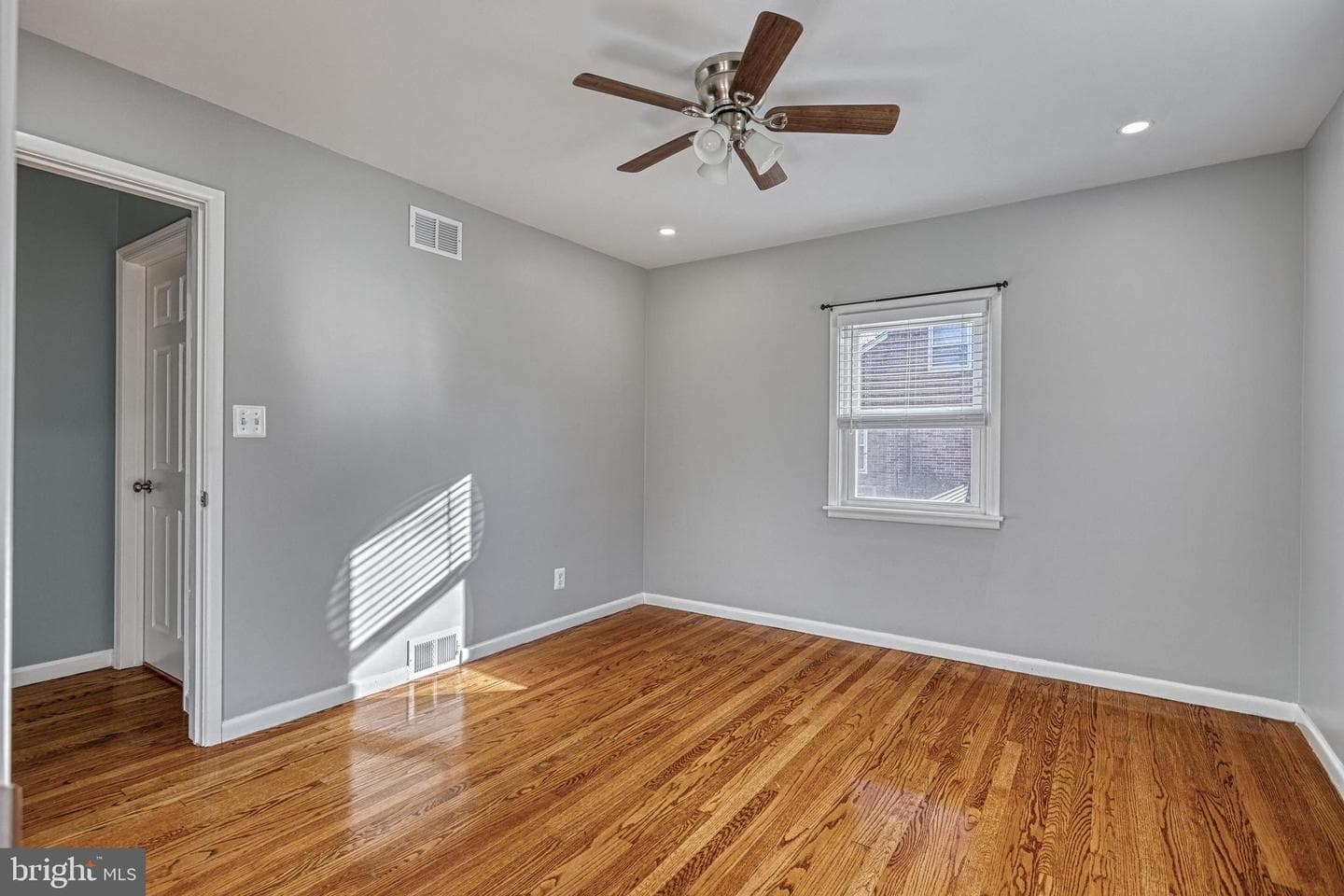 17 Charles Avenue photo 21