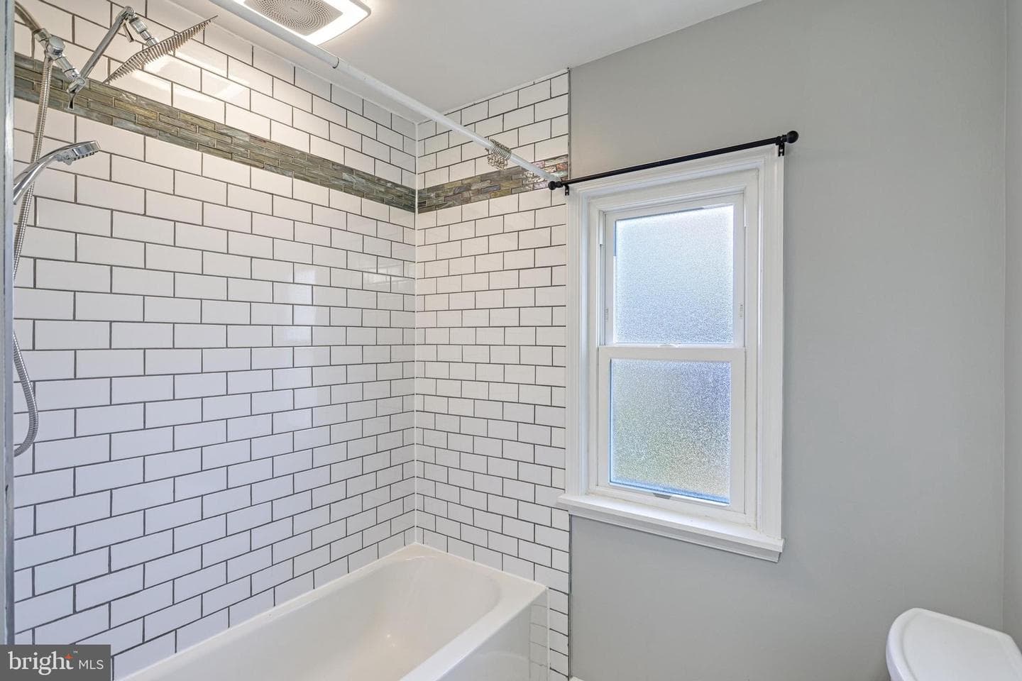 17 Charles Avenue photo 25