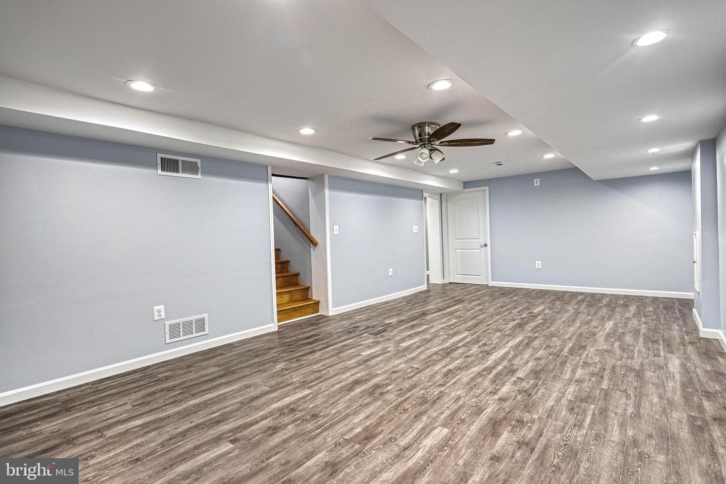 17 Charles Avenue photo 27