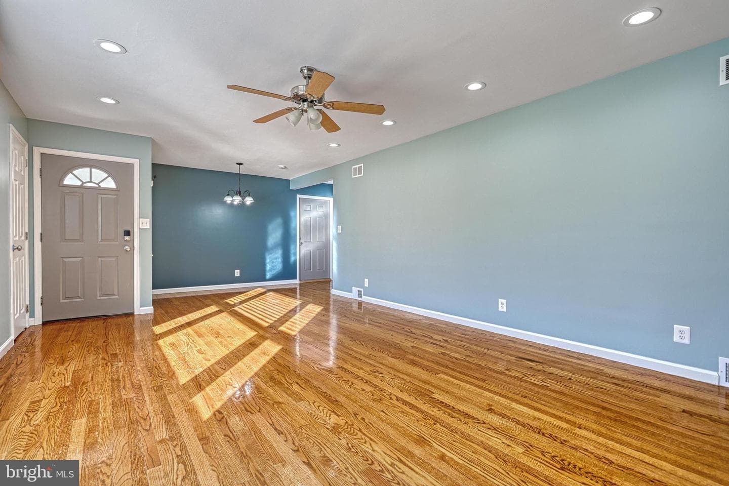 17 Charles Avenue photo 7