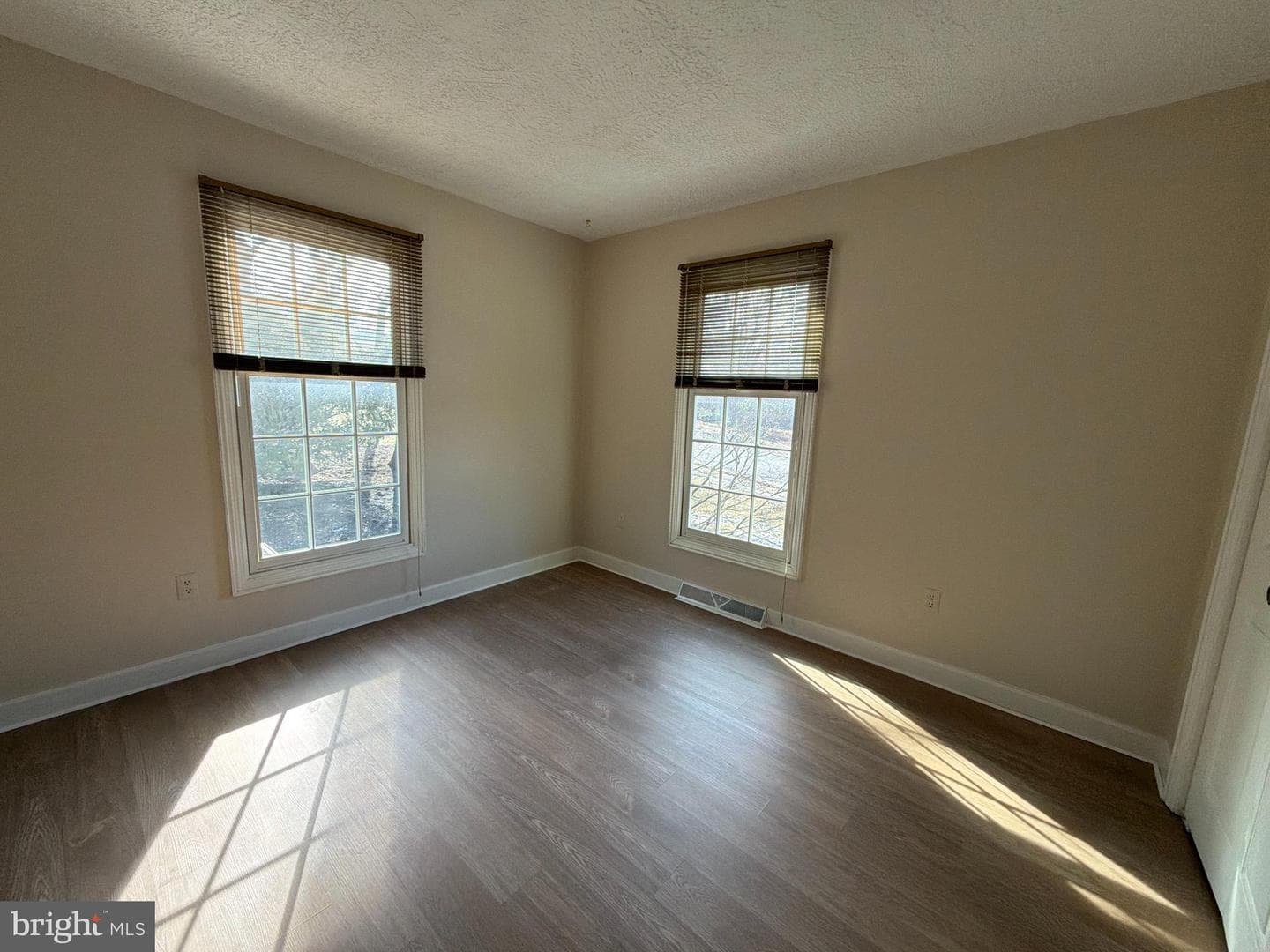 691 Marlow Drive photo 32