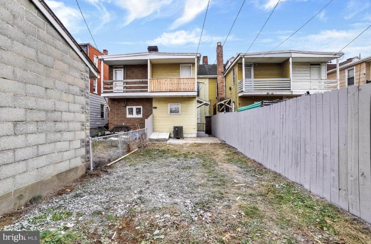 1151 E King Street photo 16