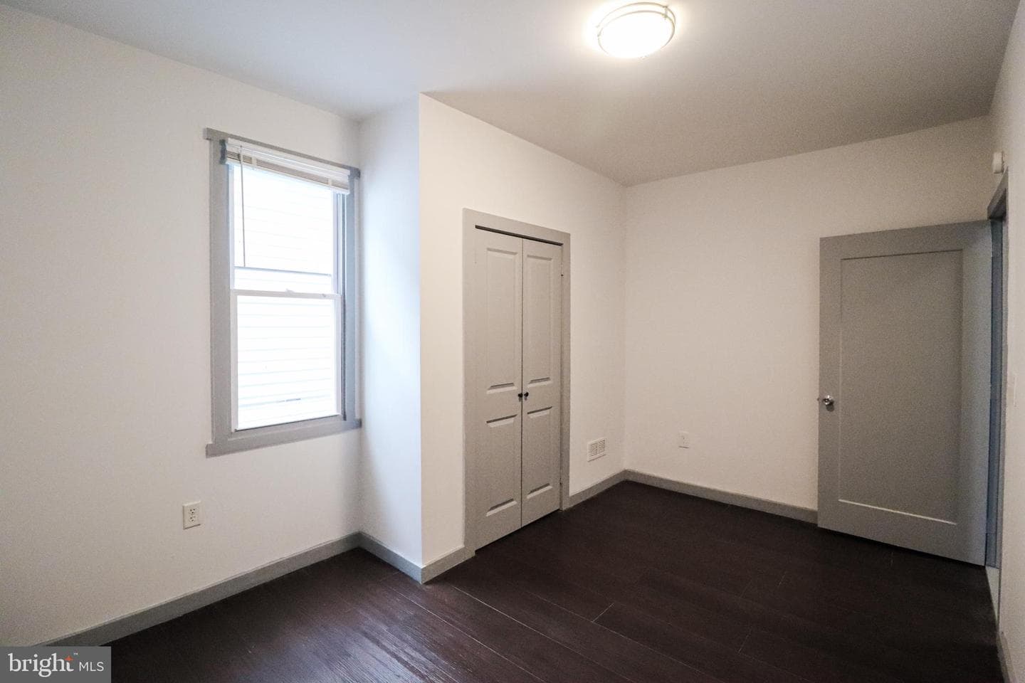 539 W King Street photo 29