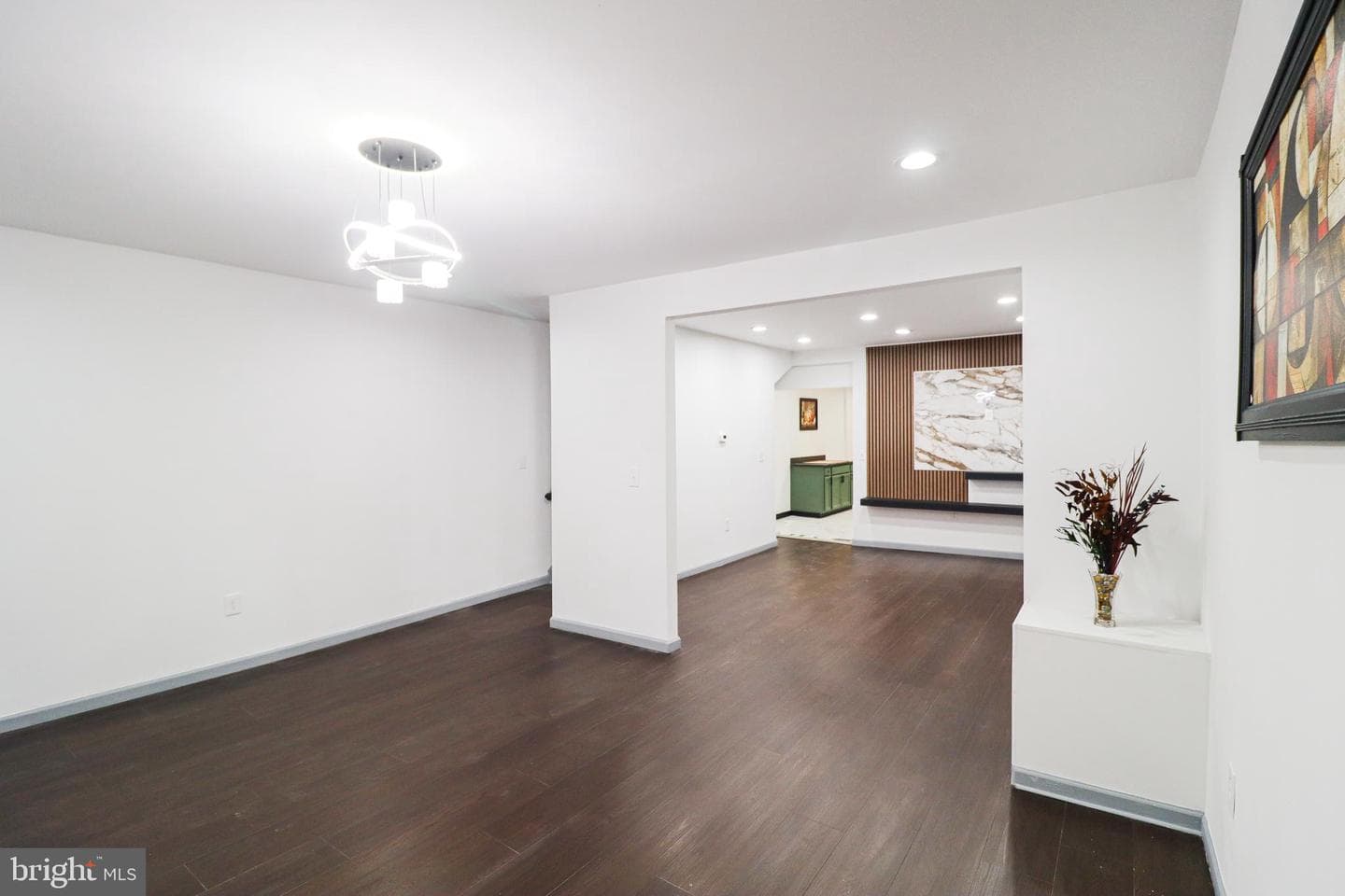 539 W King Street photo 9