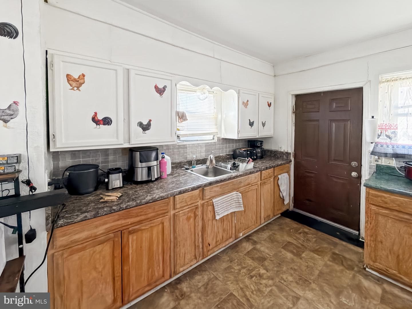 939 W Poplar photo 9
