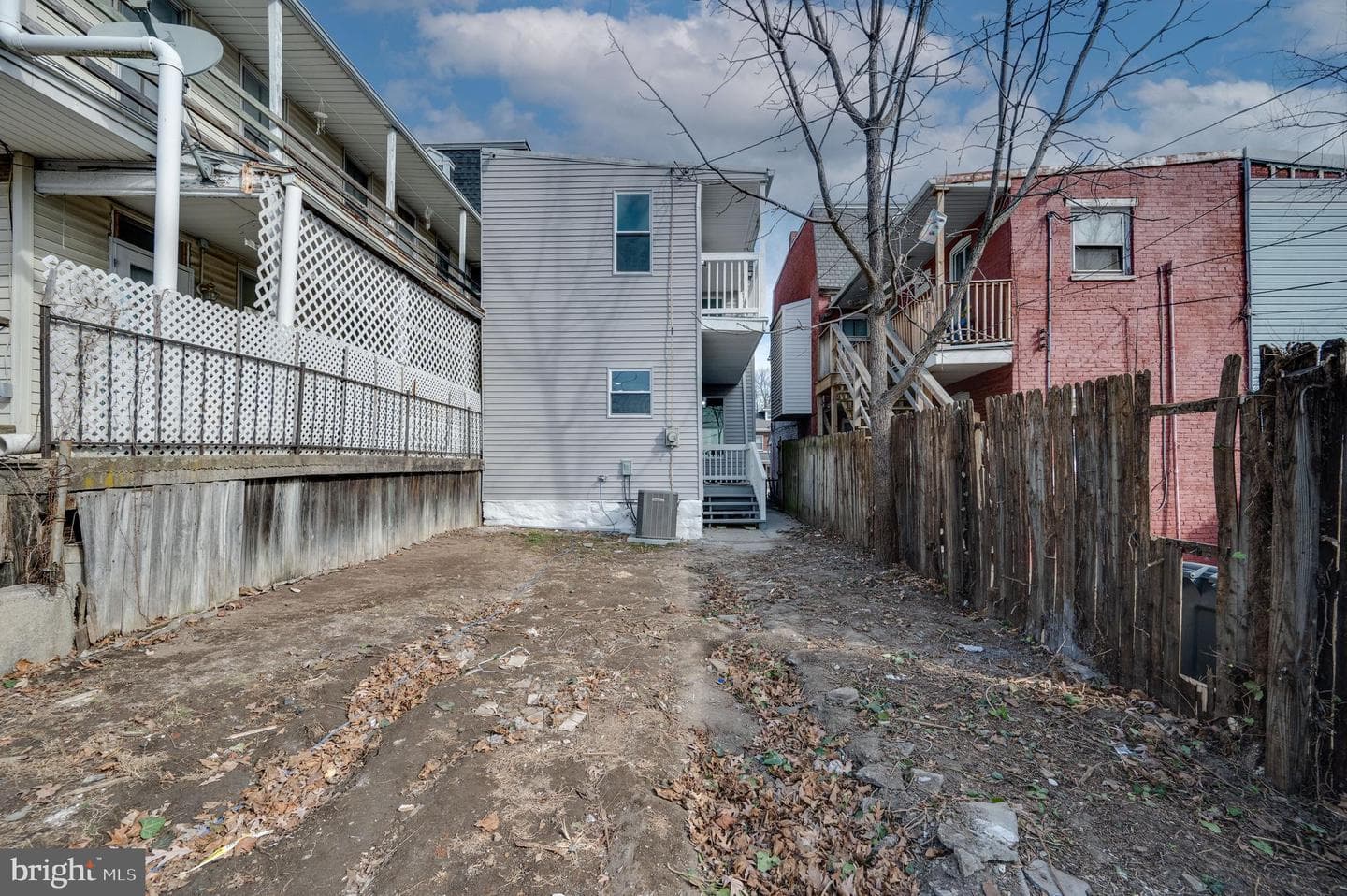 348 Garfield St photo 45