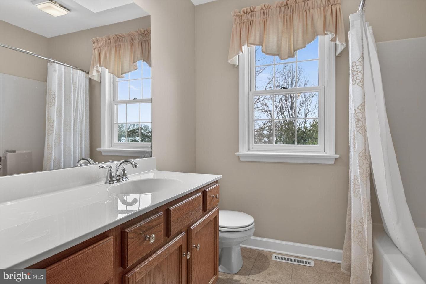 1240 Hambiltonian Way photo 33