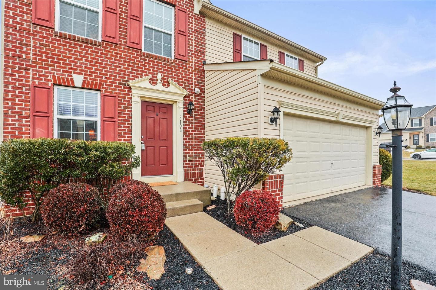 3108 King Richards Court S photo 4