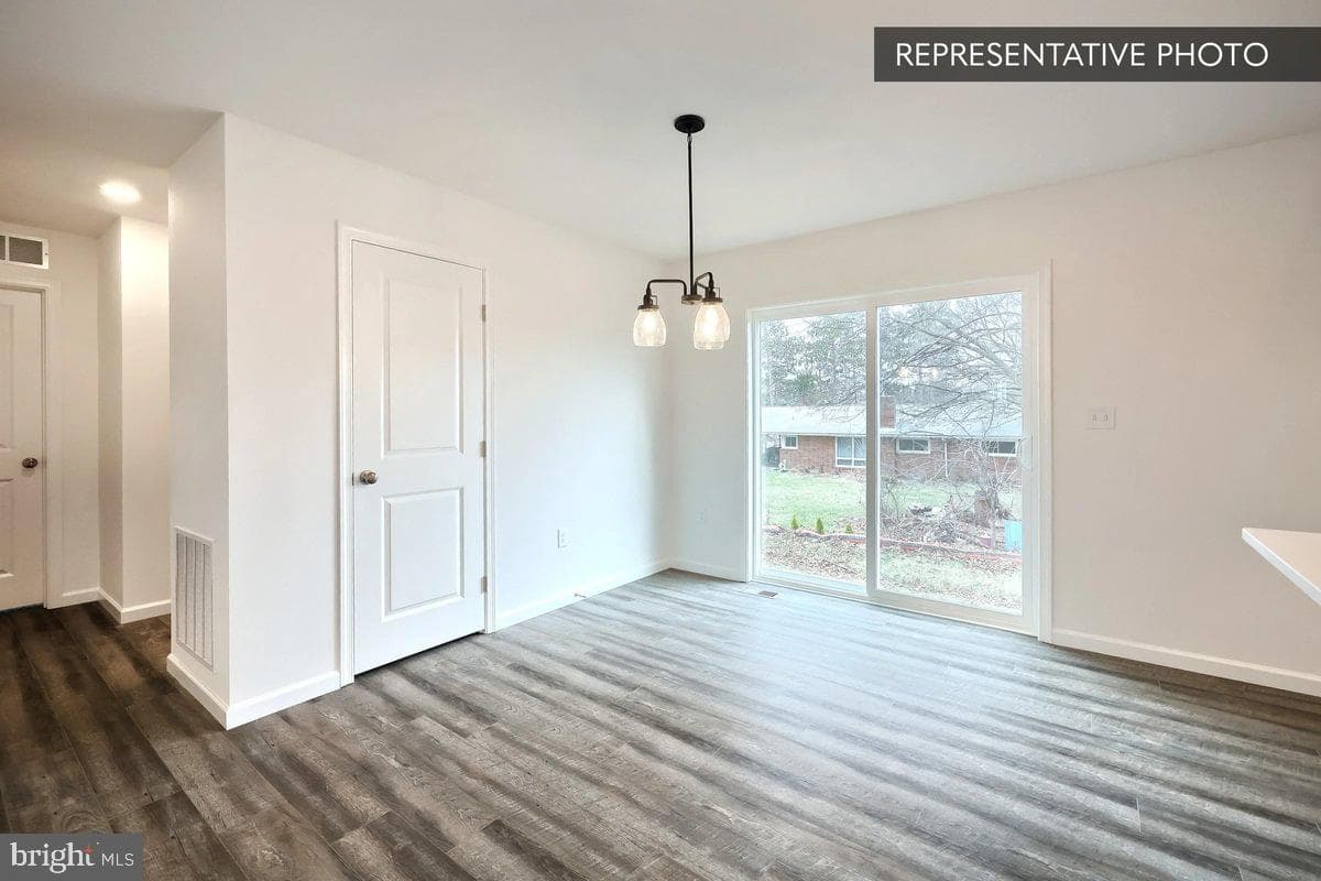 Pin Oak Dr photo 15