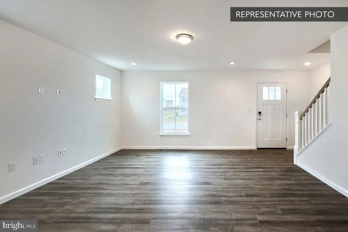 Pin Oak Dr photo 5