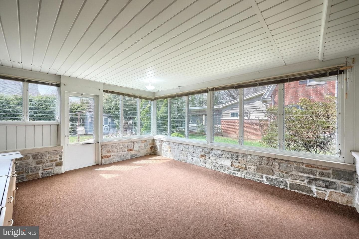 501 Hartman Avenue photo 24