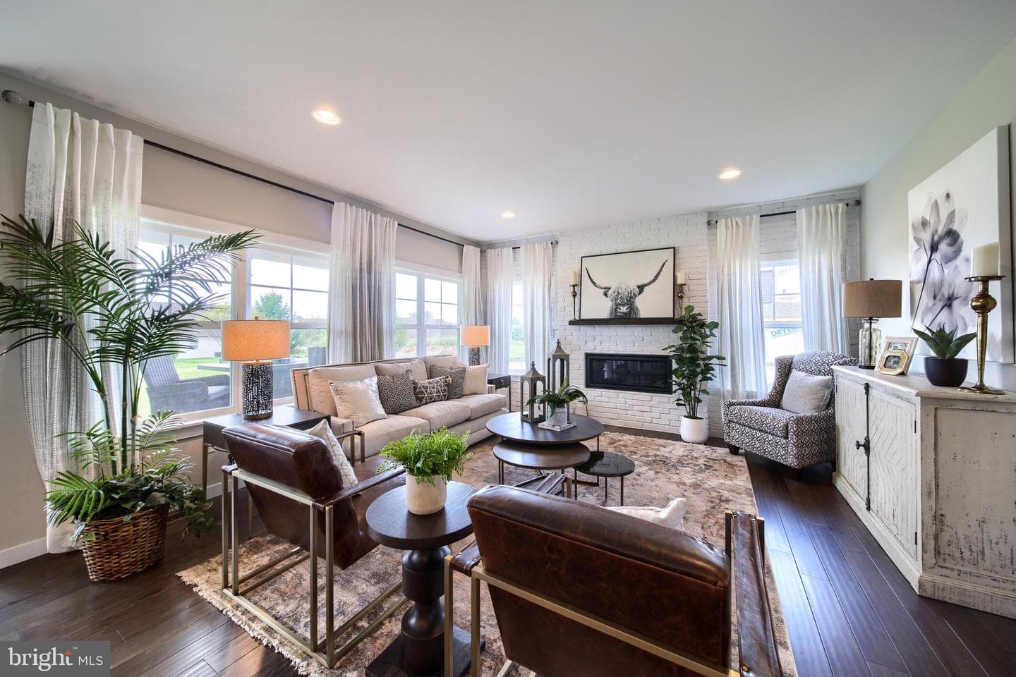 202 Angelica Way photo 2