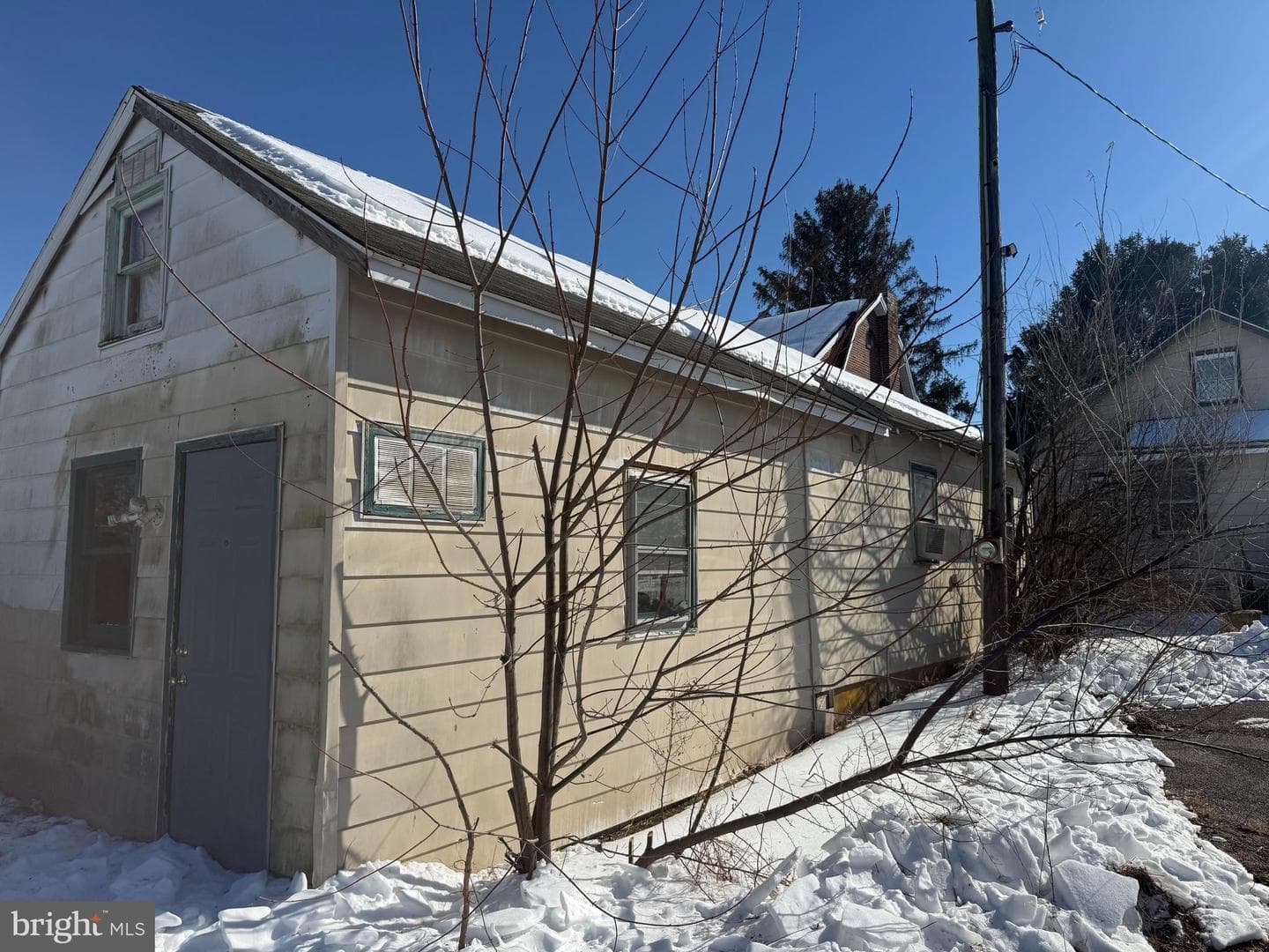 5933 Lincoln Highway W photo 4