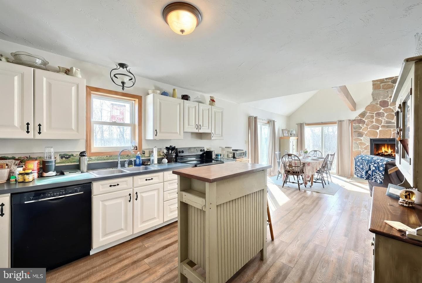 1198 Trinity North Road photo 17