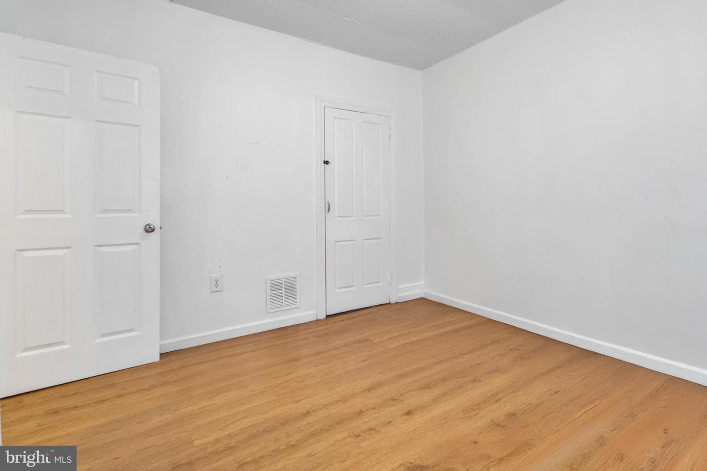 414 S Pershing Ave photo 11