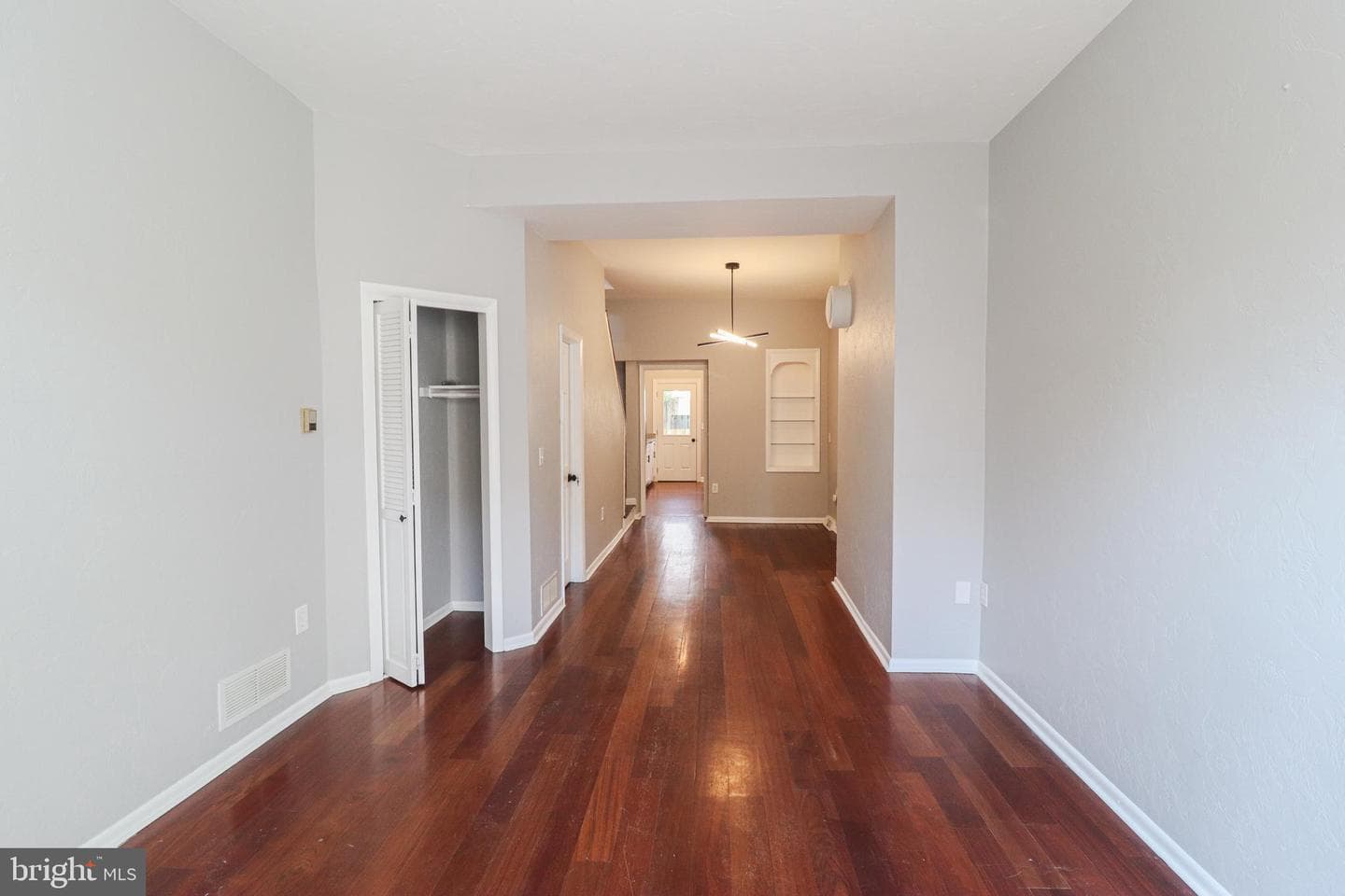 134 S Newberry Street photo 4