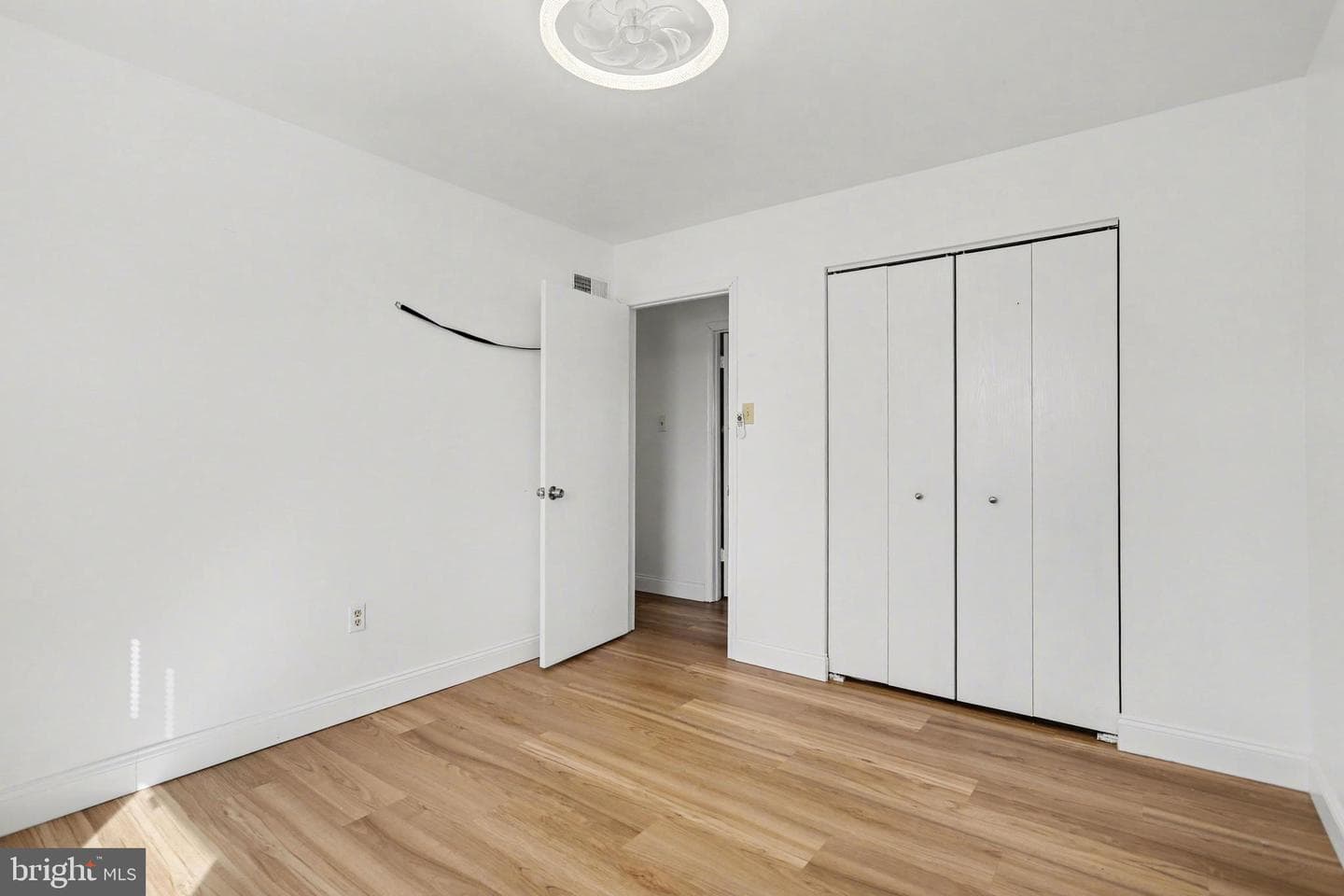48 Colonial Drive photo 15
