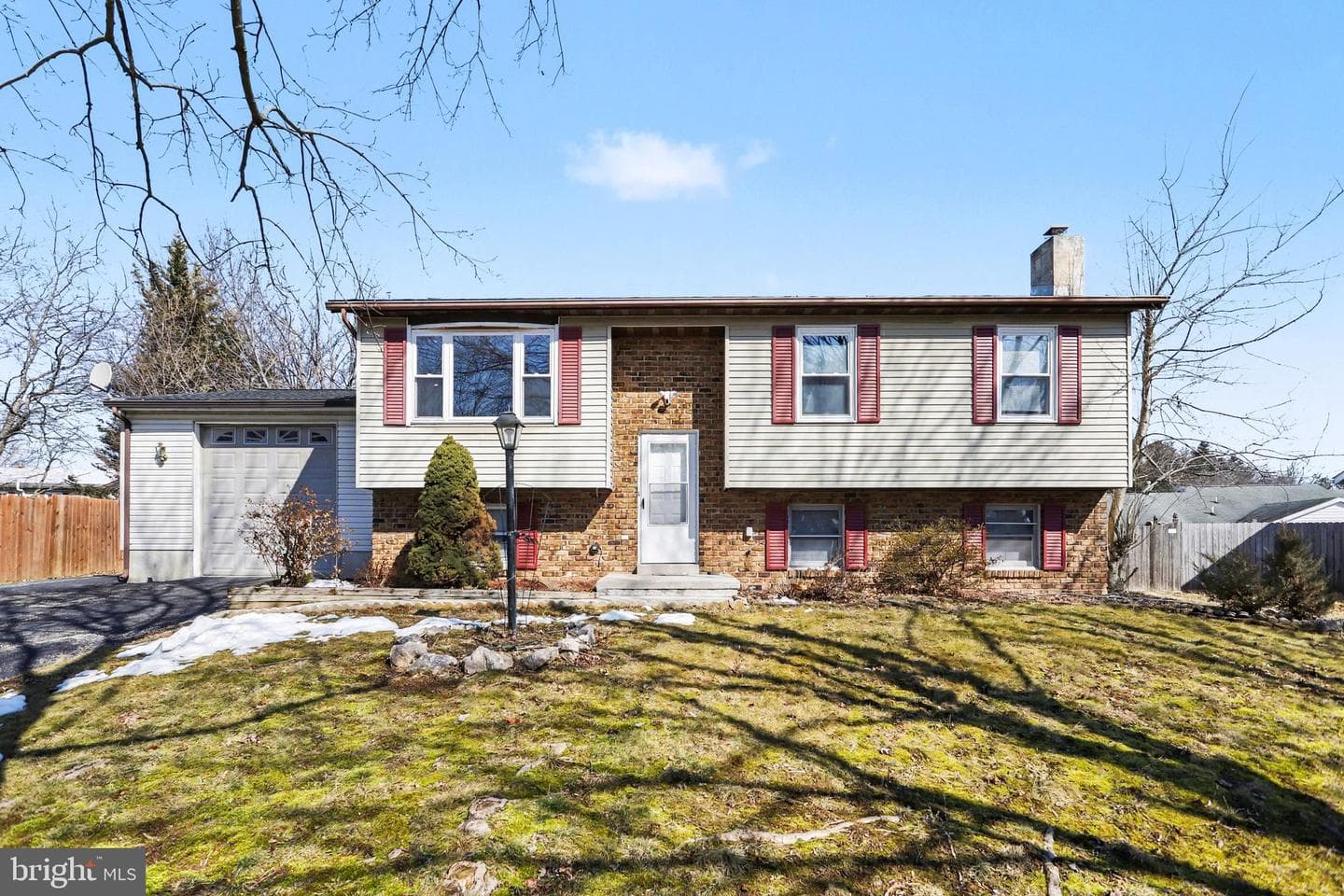 48 Colonial Drive photo 2