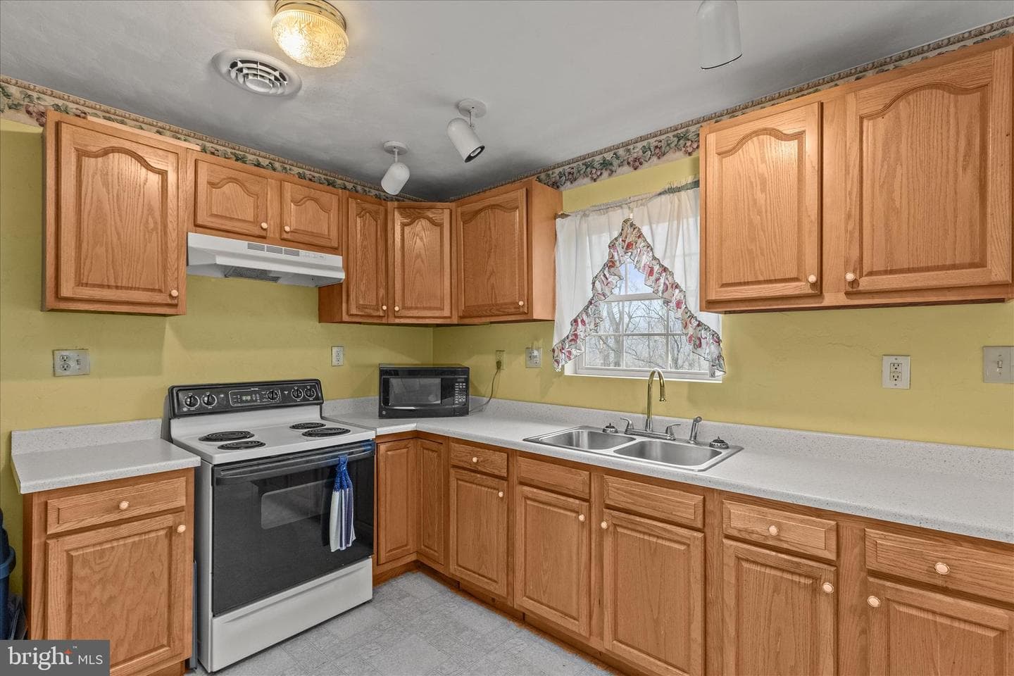 84 Lakeview Circle photo 9