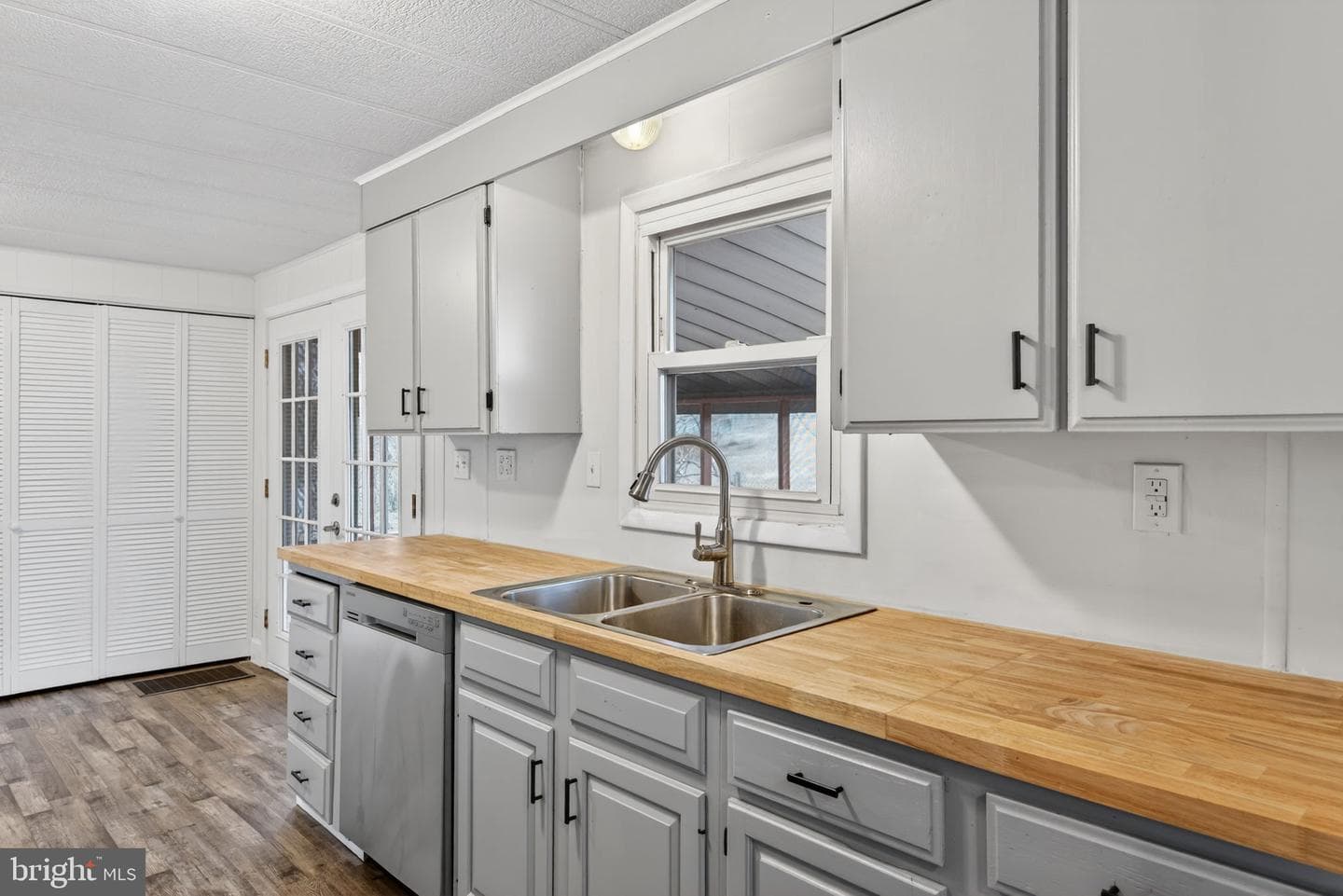 4918 Pleasant Valley Road photo 13