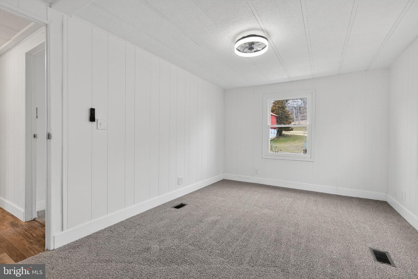 4918 Pleasant Valley Road photo 17