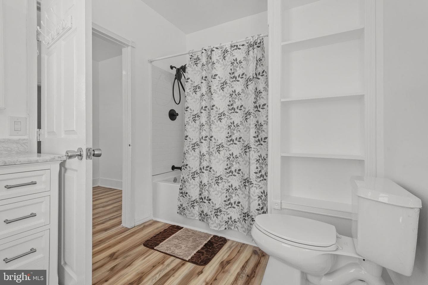 126 N Queen Street photo 18