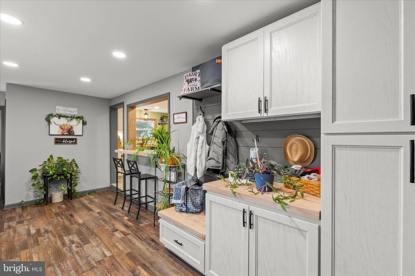 2250 Marion photo 7