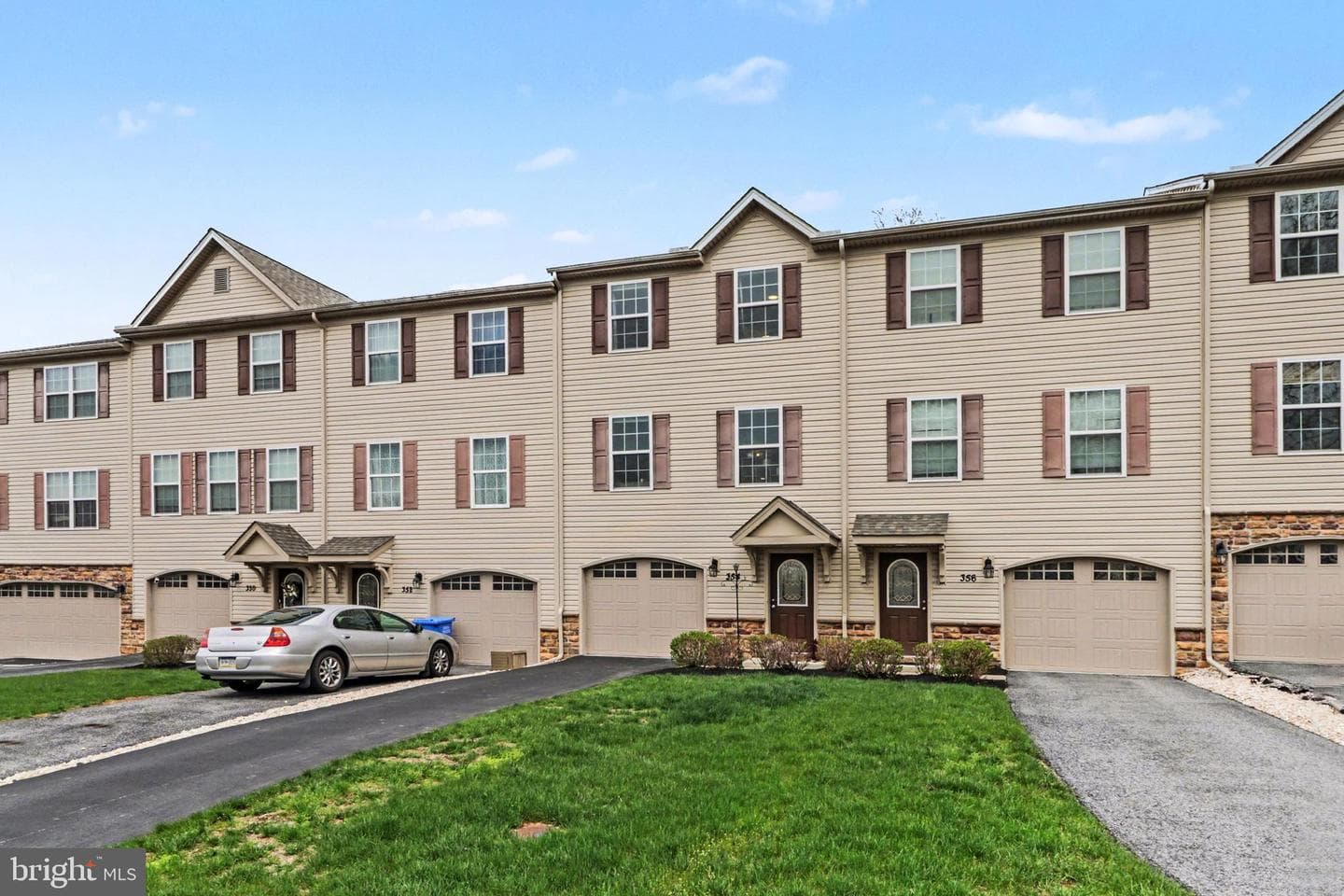 354 Weatherstone Drive #48 photo 3
