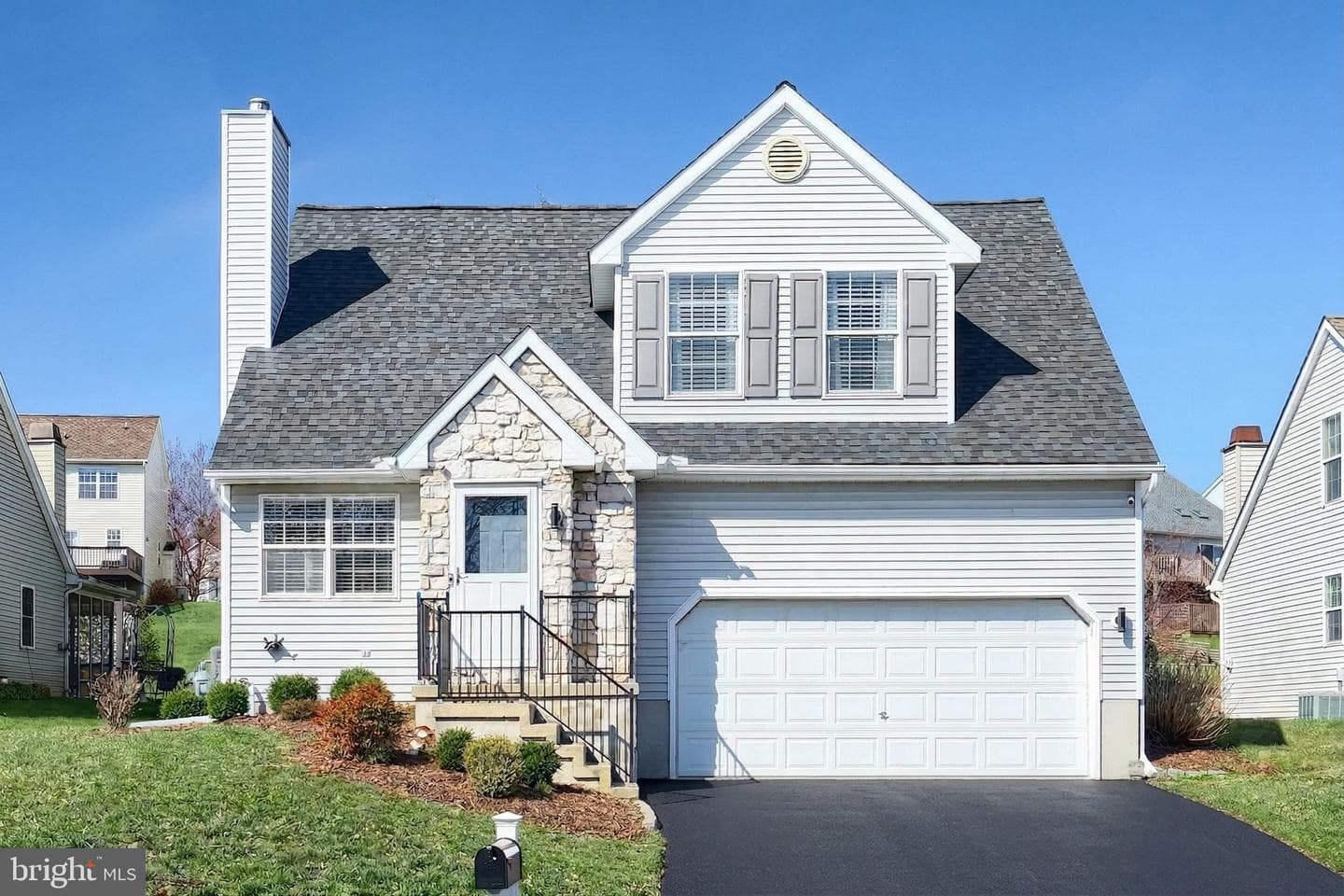 727 Blossom Hill Lane photo 3