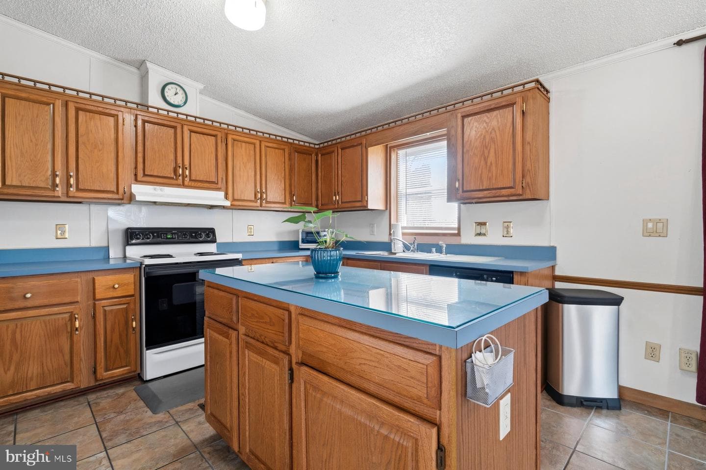 430 Clover Lane photo 6