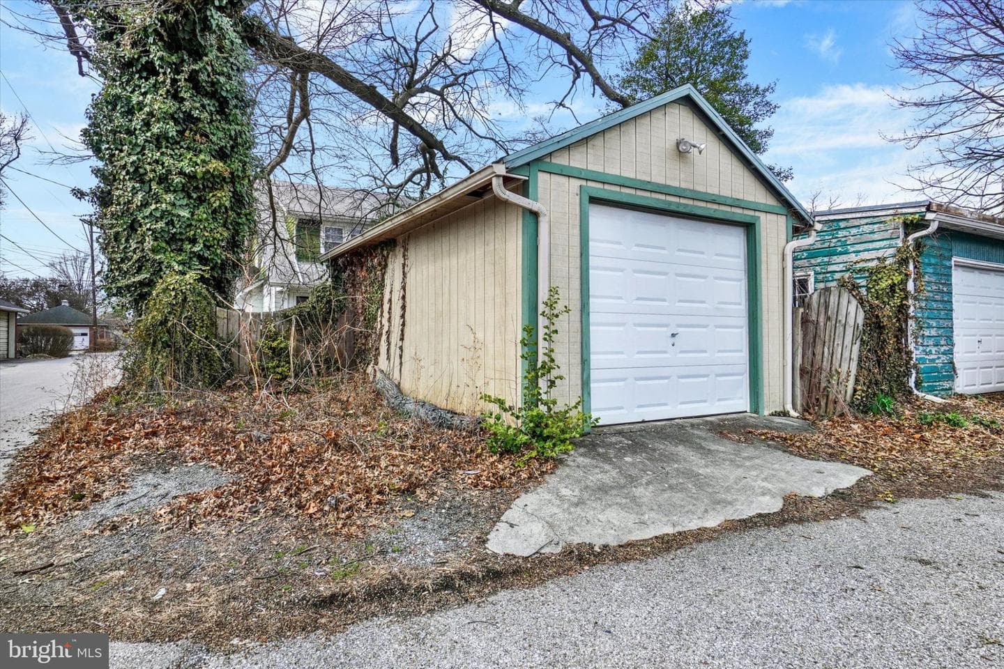 827 Virginia Avenue photo 24