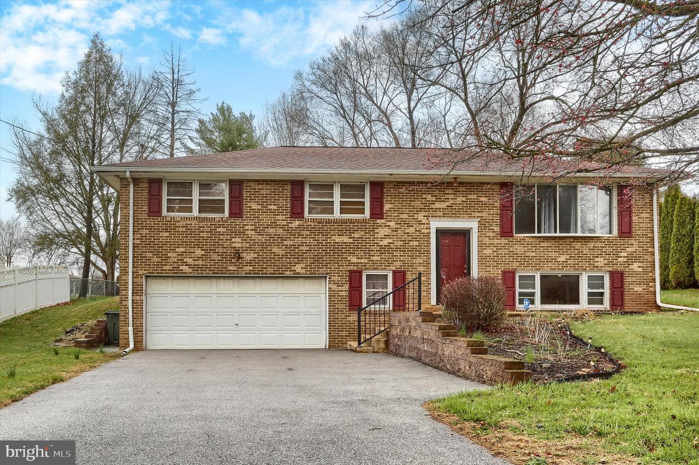 2589 Audlyn Drive photo 2