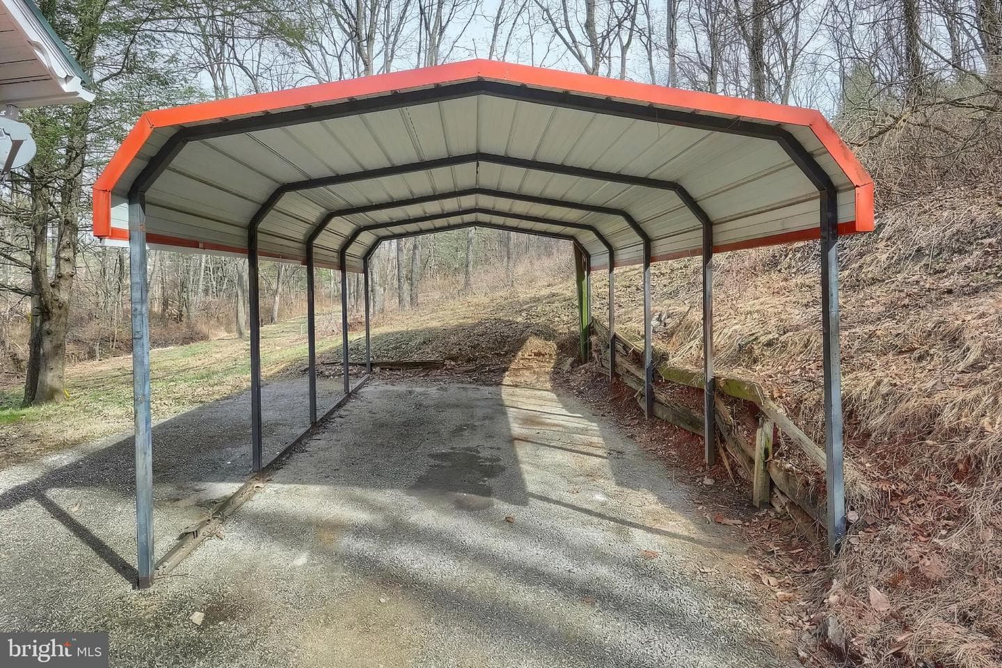 905 Chambers Road photo 19
